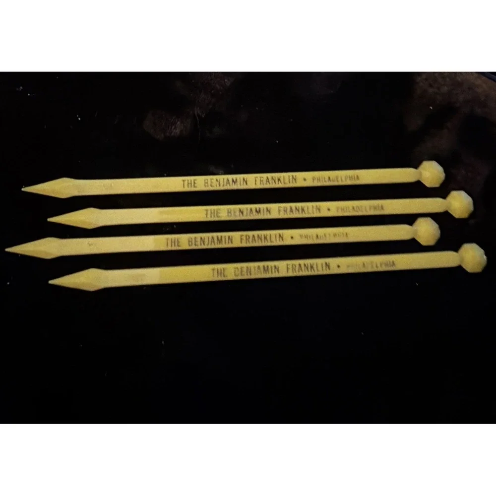 4 Vtg The Benjamin Franklin Philadelphia Yellow Swizzle Stirrer Sticks Garnish